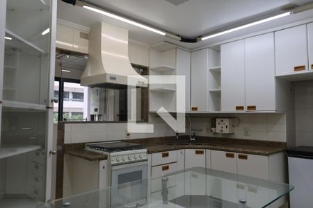 Apartamento à venda com 155m², 3 quartos e 2 vagas Apartamento à venda com 155m², 3 quartos e 2 vagasCozinha