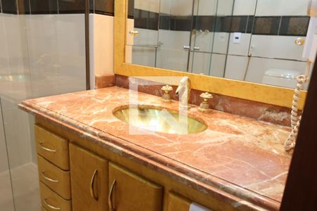 Apartamento à venda com 155m², 3 quartos e 2 vagas Apartamento à venda com 155m², 3 quartos e 2 vagasBanheiro da Suíte