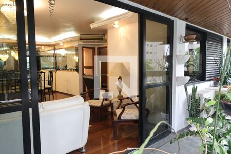 Apartamento à venda com 155m², 3 quartos e 2 vagas Apartamento à venda com 155m², 3 quartos e 2 vagasVaranda 2