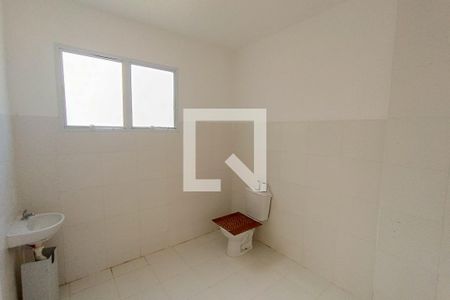 Banheiro de apartamento para alugar com 1 quarto, 32m² em Parque Santa Rosa, Suzano
