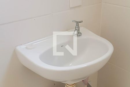 Banheiro de apartamento para alugar com 1 quarto, 32m² em Parque Santa Rosa, Suzano