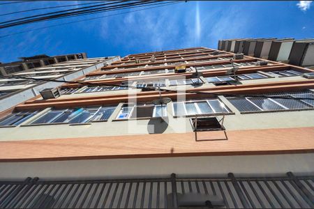 Apartamento à venda com 72m², 2 quartos e 1 vaga Apartamento à venda com 72m², 2 quartos e 1 vagaFachada