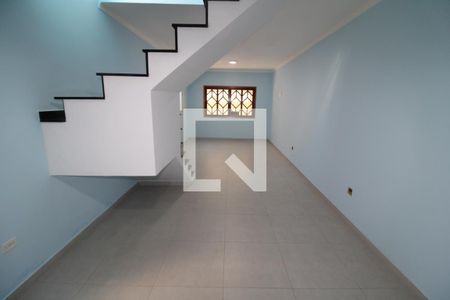 Sala de casa para alugar com 4 quartos, 230m² em Parque Peruche, São Paulo