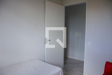 Quarto 1 de apartamento para alugar com 2 quartos, 45m² em Parque Ipê, São Paulo