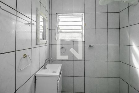 Banheiro da Suite 1 de casa para alugar com 2 quartos, 60m² em Vila Buenos Aires, São Paulo