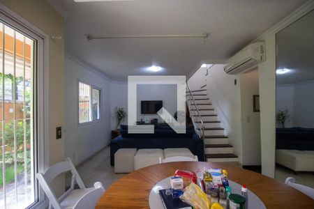 Sala de casa de condomínio para alugar com 4 quartos, 197m² em Recreio dos Bandeirantes, Rio de Janeiro