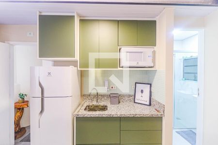Cozinha de kitnet/studio para alugar com 1 quarto, 40m² em Vila São Francisco (zona Sul), São Paulo