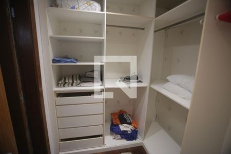 Closet de apartamento para alugar com 1 quarto, 78m² em Belvedere, Belo Horizonte