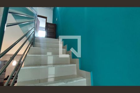 Escada sala de casa à venda com 2 quartos, 79m² em Arvoredo, Contagem