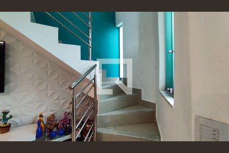 Escada sala de casa à venda com 2 quartos, 79m² em Arvoredo, Contagem