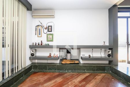 Sala 2 de casa para alugar com 5 quartos, 420m² em Jardim Londrina, São Paulo