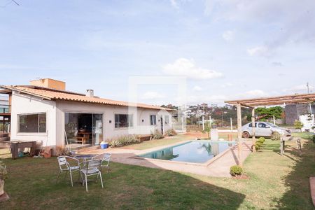 Casa de condomínio para alugar com 190m², 4 quartos e 5 vagas Casa de condomínio para alugar com 190m², 4 quartos e 5 vagasquintal / jardin