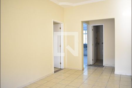 Casa para alugar com 240m², 4 quartos e 2 vagasSala