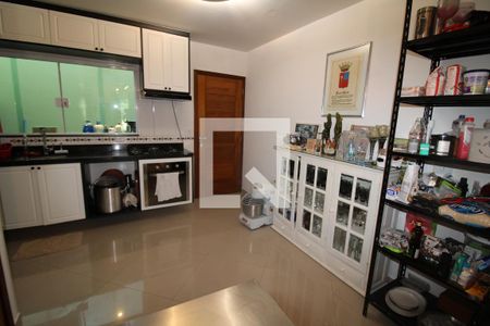 Cozinha de casa para alugar com 3 quartos, 180m² em Vila Rosa, São Paulo