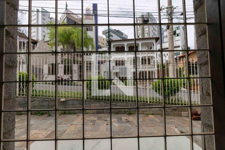 Vista Sala de Estar de casa à venda com 4 quartos, 399m² em Ouro Preto, Belo Horizonte