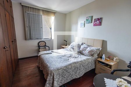 Quarto 2 de casa à venda com 4 quartos, 480m² em Ouro Preto, Belo Horizonte