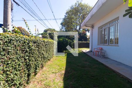 Casa à venda com 346m², 4 quartos e 3 vagas Casa à venda com 346m², 4 quartos e 3 vagasQuintal