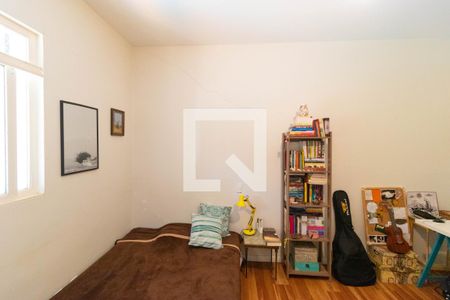 Casa à venda com 346m², 4 quartos e 3 vagas Casa à venda com 346m², 4 quartos e 3 vagasQuarto 01