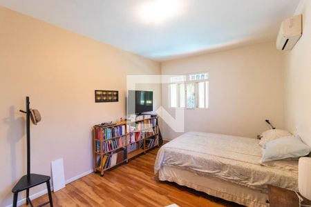 Casa à venda com 346m², 4 quartos e 3 vagas Casa à venda com 346m², 4 quartos e 3 vagasSuíte