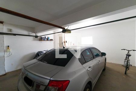 Casa à venda com 346m², 4 quartos e 3 vagas Casa à venda com 346m², 4 quartos e 3 vagasGaragem