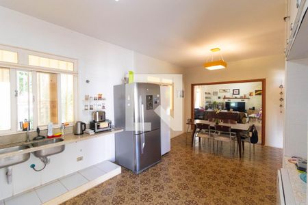 Casa à venda com 346m², 4 quartos e 3 vagas Casa à venda com 346m², 4 quartos e 3 vagasCozinha