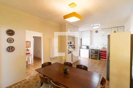 Casa à venda com 346m², 4 quartos e 3 vagas Casa à venda com 346m², 4 quartos e 3 vagasCozinha