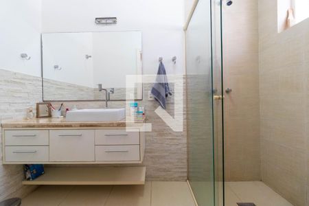 Casa à venda com 346m², 4 quartos e 3 vagas Casa à venda com 346m², 4 quartos e 3 vagasBanheiro da Suíte