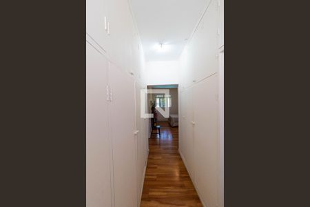 Casa à venda com 346m², 4 quartos e 3 vagas Casa à venda com 346m², 4 quartos e 3 vagasCloset da Suíte