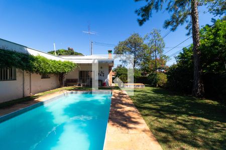 Casa à venda com 346m², 4 quartos e 3 vagas Casa à venda com 346m², 4 quartos e 3 vagasQuintal