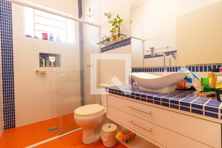 Casa à venda com 346m², 4 quartos e 3 vagas Casa à venda com 346m², 4 quartos e 3 vagasBanheiro 02