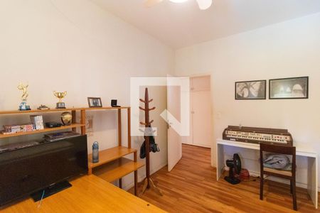 Casa à venda com 346m², 4 quartos e 3 vagas Casa à venda com 346m², 4 quartos e 3 vagasQuarto 02