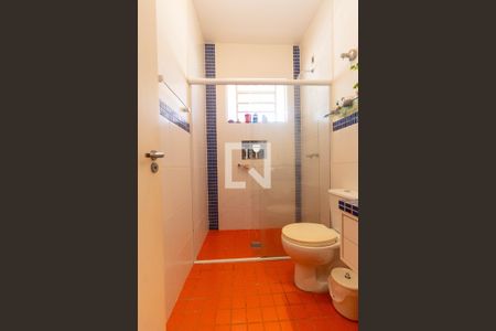 Casa à venda com 346m², 4 quartos e 3 vagas Casa à venda com 346m², 4 quartos e 3 vagasBanheiro 02