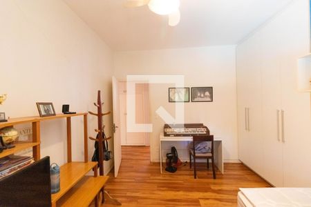 Casa à venda com 346m², 4 quartos e 3 vagas Casa à venda com 346m², 4 quartos e 3 vagasQuarto 02