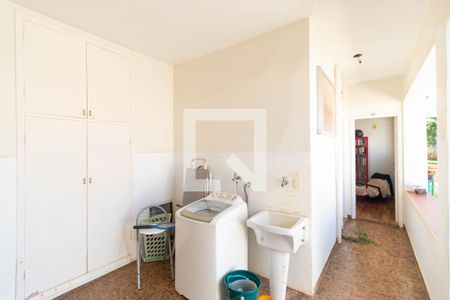 Casa à venda com 346m², 4 quartos e 3 vagas Casa à venda com 346m², 4 quartos e 3 vagasÁrea de Serviço