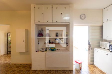 Casa à venda com 346m², 4 quartos e 3 vagas Casa à venda com 346m², 4 quartos e 3 vagasCozinha