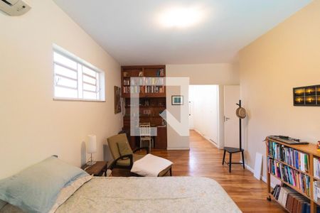 Casa à venda com 346m², 4 quartos e 3 vagas Casa à venda com 346m², 4 quartos e 3 vagasSuíte