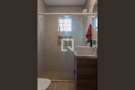 Casa à venda com 180m², 3 quartos e 2 vagas Casa à venda com 180m², 3 quartos e 2 vagasBanheiro Social