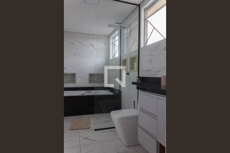 Casa à venda com 180m², 3 quartos e 2 vagas Casa à venda com 180m², 3 quartos e 2 vagasBanheiro da Suíte