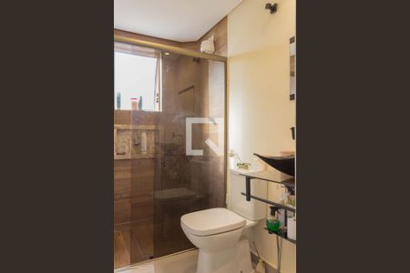 Casa à venda com 180m², 3 quartos e 2 vagas Casa à venda com 180m², 3 quartos e 2 vagasBanheiro Social 2