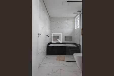 Casa à venda com 180m², 3 quartos e 2 vagas Casa à venda com 180m², 3 quartos e 2 vagasBanheiro da Suíte