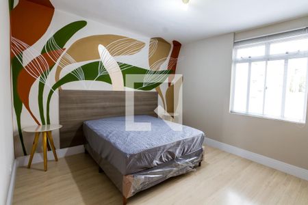 Quarto 1 - cama casal e janela de apartamento para alugar com 3 quartos, 100m² em Alto da Glória, Curitiba