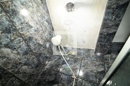 Banheiro de kitnet/studio para alugar com 1 quarto, 35m² em Jardim Denise, São Paulo