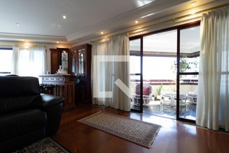 Sala 1 de casa para alugar com 4 quartos, 331m² em Jardim Avelino, São Paulo