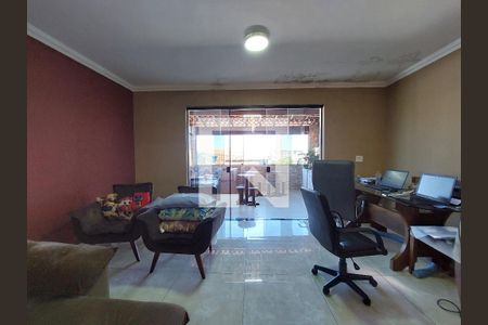 Sala de casa à venda com 3 quartos, 200m² em Interlagos, São Paulo