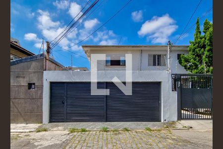 Fachada de casa para alugar com 3 quartos, 145m² em Campo Belo, São Paulo