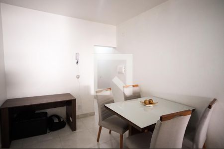 Sala de Jantar de casa para alugar com 3 quartos, 72m² em Planalto, Belo Horizonte
