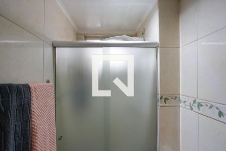 Banheiro de apartamento para alugar com 1 quarto, 53m² em Jardim Sabará, Porto Alegre