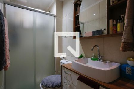 Banheiro de apartamento para alugar com 1 quarto, 53m² em Jardim Sabará, Porto Alegre