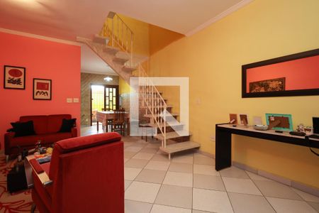 Sala de casa de condomínio para alugar com 3 quartos, 204m² em Vila Amália (zona Norte), São Paulo