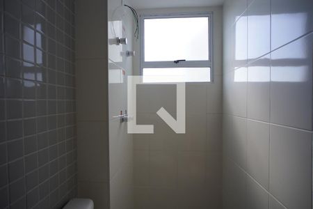 Banheiro - Suíte  de apartamento para alugar com 2 quartos, 54m² em Jardim Carvalho, Porto Alegre